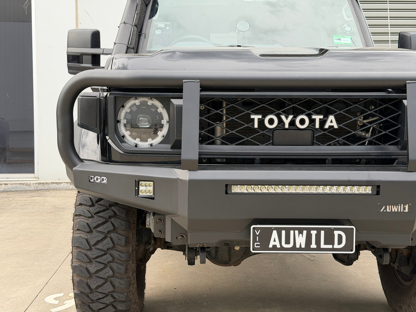 AUWILD Bull Bar Fits 70 Series Toyota LandCruiser (Facelift)-Pre-Order